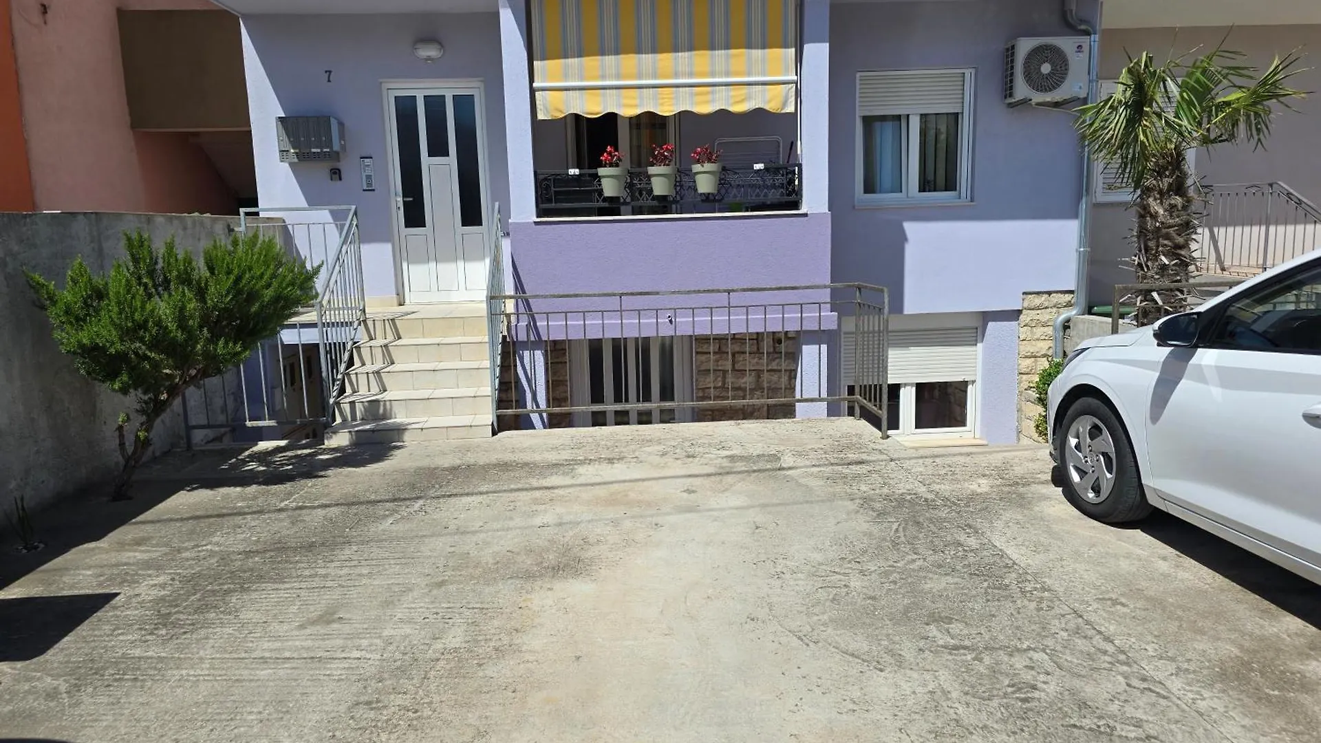 Studio Valent-Fast Wifi, Free Parking,Balcony,Near The Beach 자다르