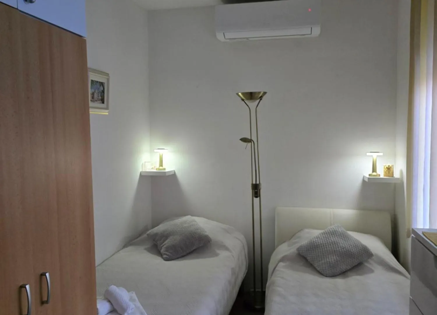 Studio Valent-Fast Wifi, Free Parking,Balcony,Near The Beach 자다르 0*,  크로아티아