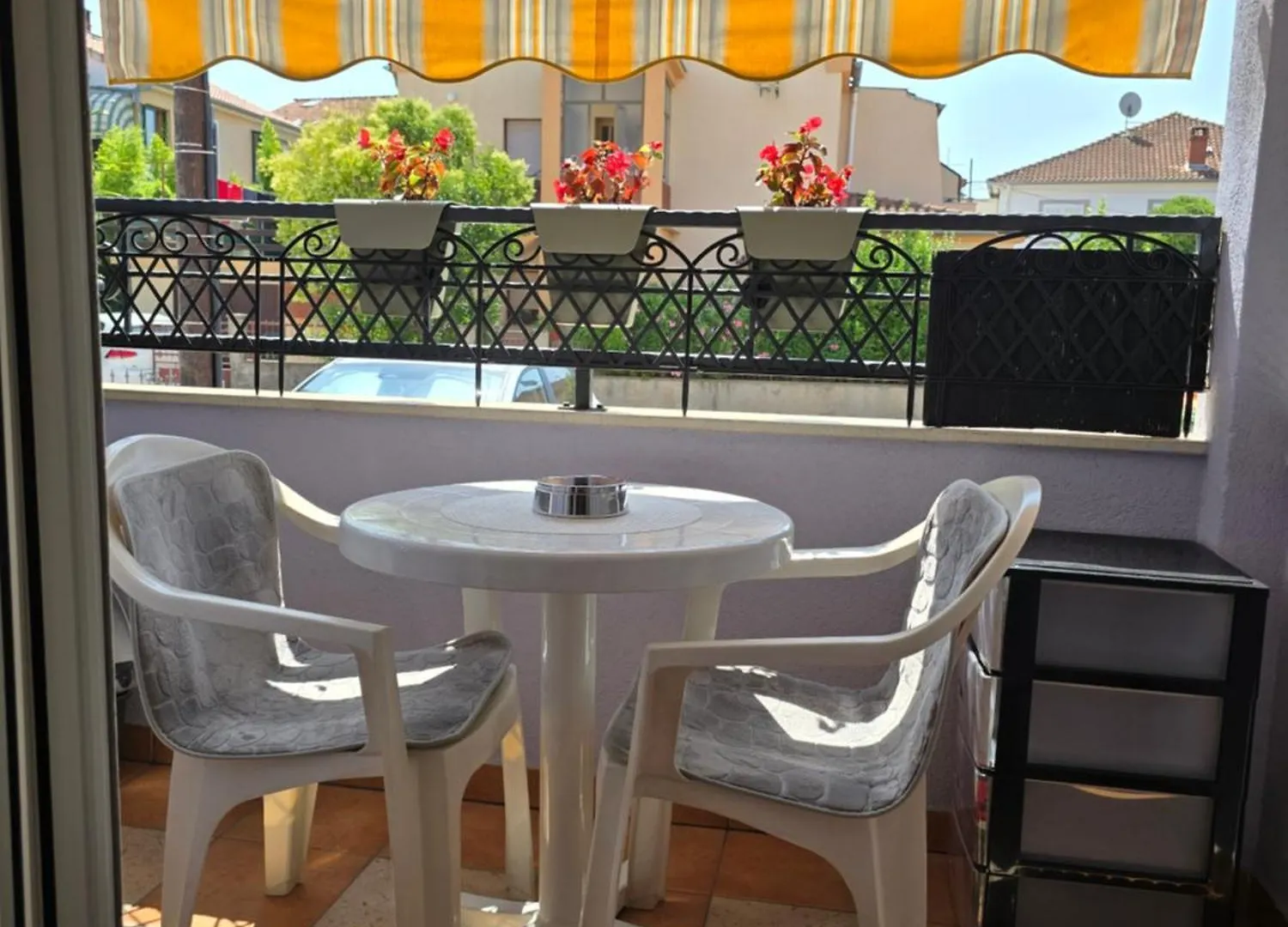 Studio Valent-Fast Wifi, Free Parking,Balcony,Near The Beach 자다르 아파트