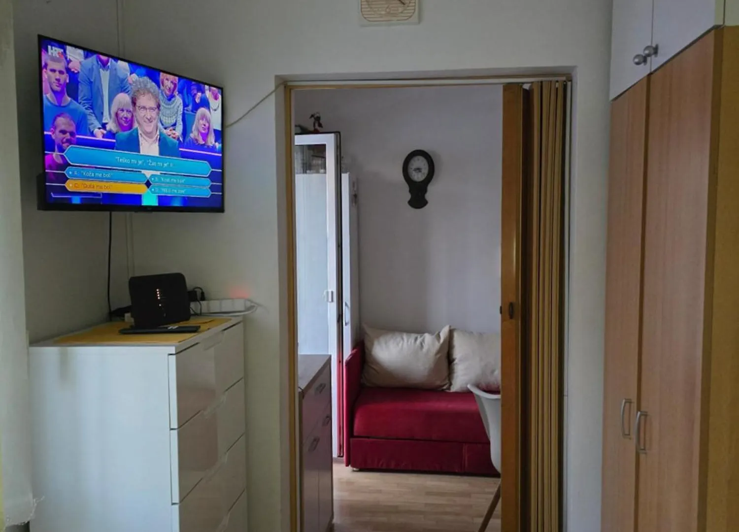 Studio Valent-Fast Wifi, Free Parking,Balcony,Near The Beach 자다르 아파트